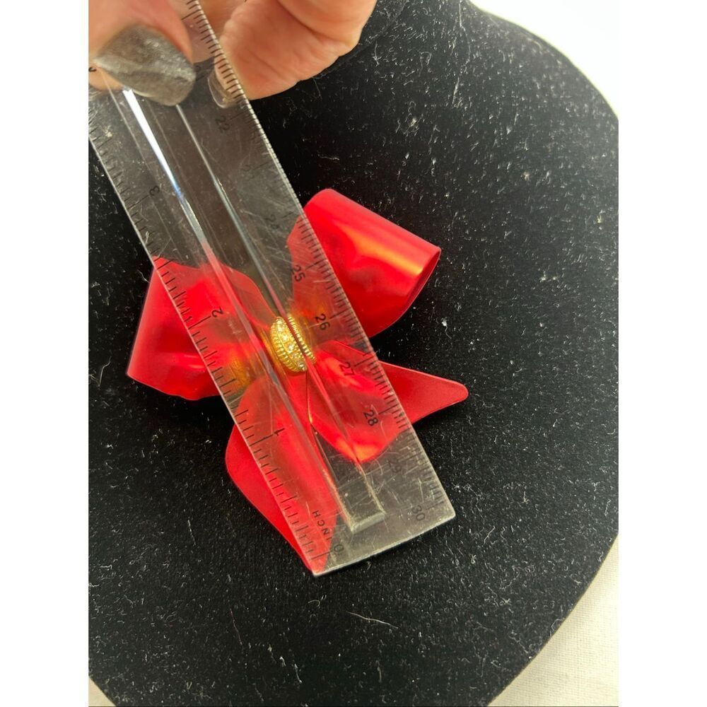 Vintage 1980s–1990s Red Bow Brooch Gold Tone Rhinestone Center Retro Statement - Picture 4 of 4
